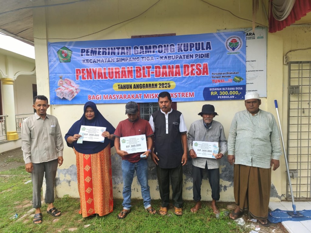 Penyaluran BLT ekstrem DD Gampong Kupula 
